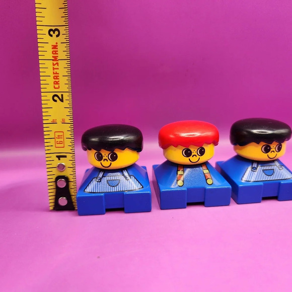 3 Vintage 90s Lego Duplo People 2x2 Square Figures Blue Red Black Hair - Picture 2 of 4